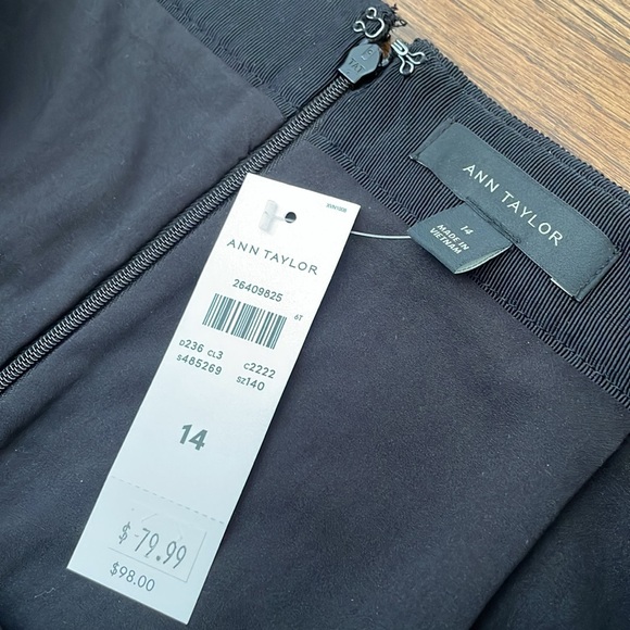 Ann Taylor Black Textured Tweed Pencil Skirt with Metallic Thread and Sequins - Picture 4 of 5